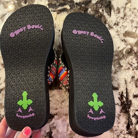 Gypsy soul sarape flip flops!!! Size 10 - Picture 6 of 7